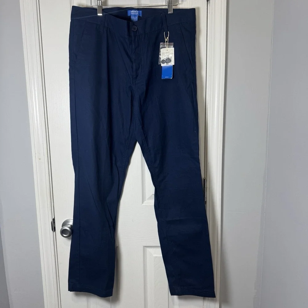 NWT- adidas Originals Men's Chino Pants Navy Size 36x32 AB7788